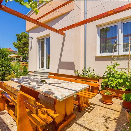 Apartament Cukon *